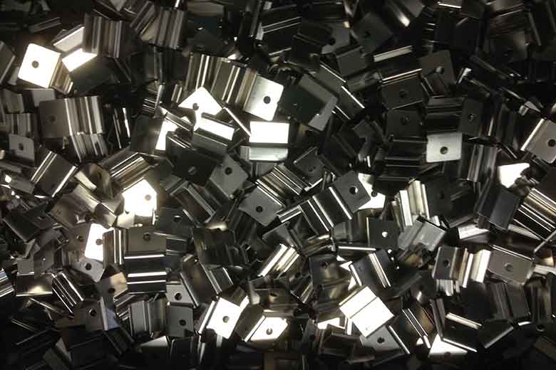 Retaining Clips Manufacturing